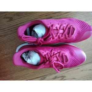 NIB Lane-Eight womens size 7 bright pink relay trainer sneaker